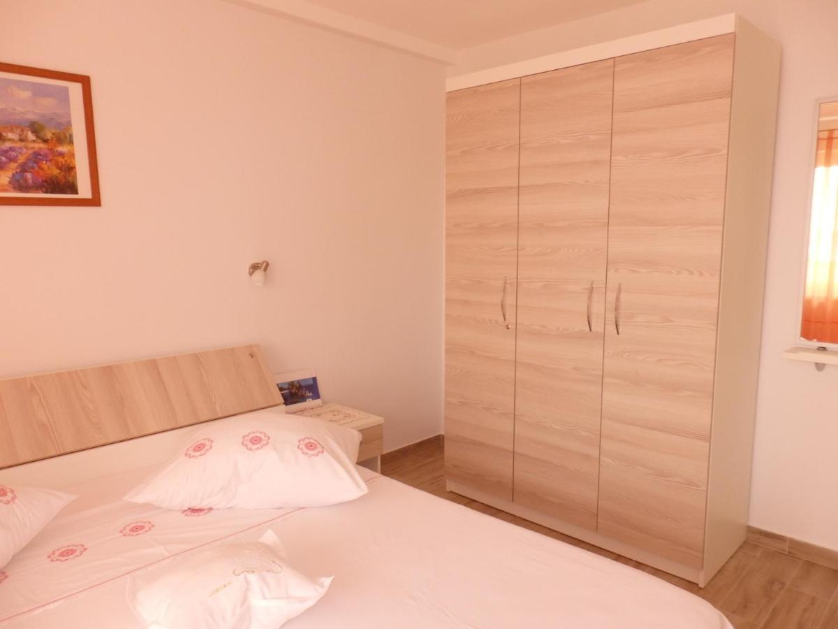 Apartmani Stipan Brela Bagian luar foto
