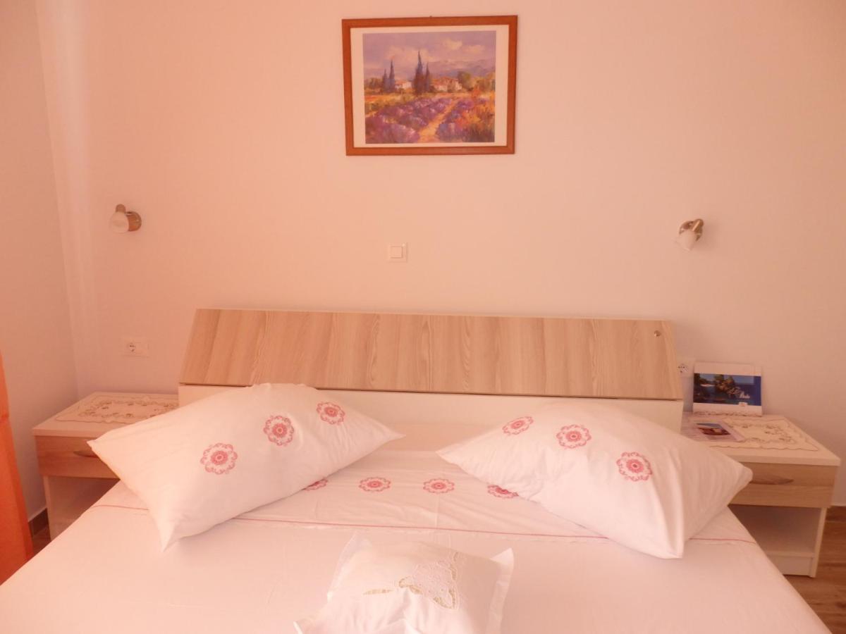 Apartmani Stipan Brela Bagian luar foto
