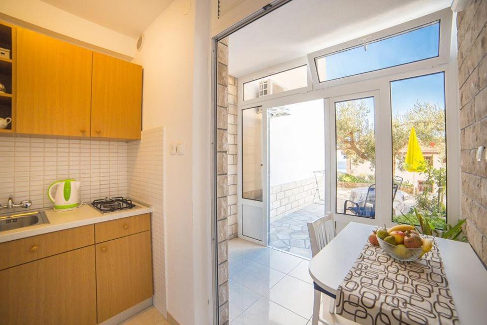 Apartmani Stipan Brela Bagian luar foto