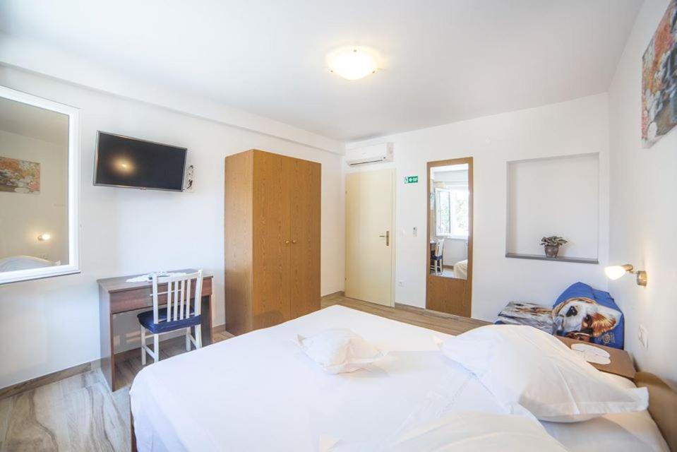 Apartmani Stipan Brela Bagian luar foto